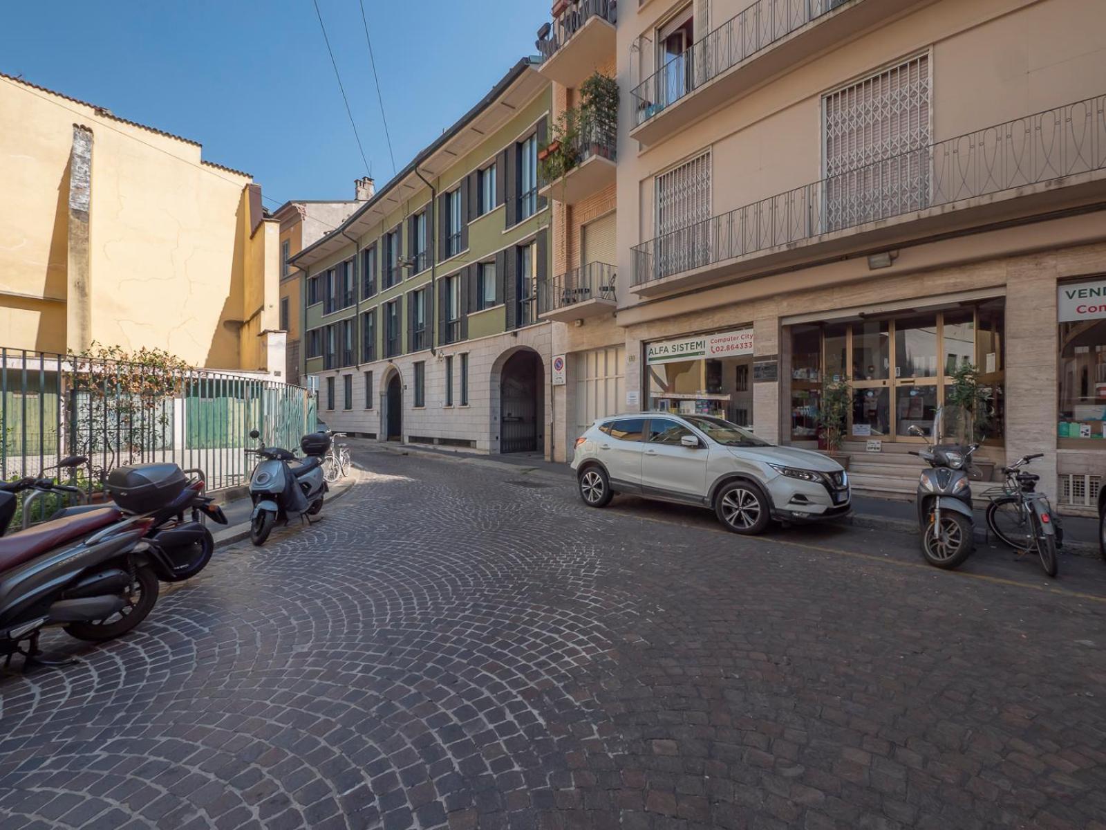 Via Disciplini Apartment With Panoramic Terrace Milan Exterior photo